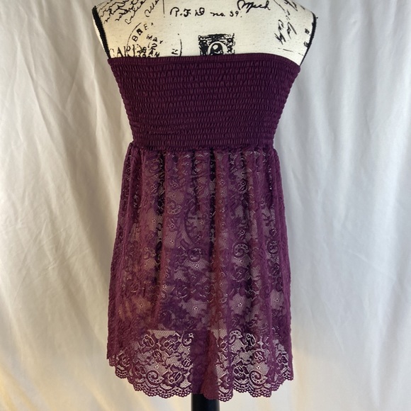Tops - Women´s Strapless Lace Top Size XXL (Juniors)